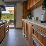 Two Palms By Interhome Avola