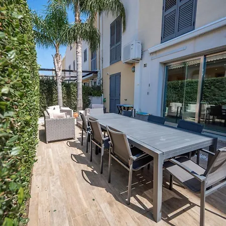 Two Palms By Interhome Avola